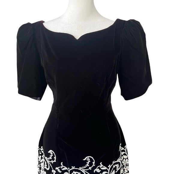 JESSICA MCCLINTOCK Gunne Sax Black Velvet Embroidered Puff Sleeve Dress Sz 9/10 - Picture 2 of 6